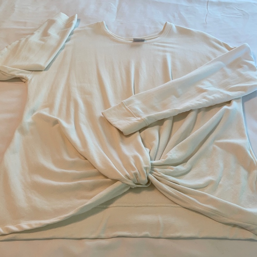 Women’s A New Day Cream Sweatshirt w/ Details EUC!